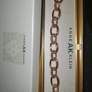 Anne Klein Hold bracelet